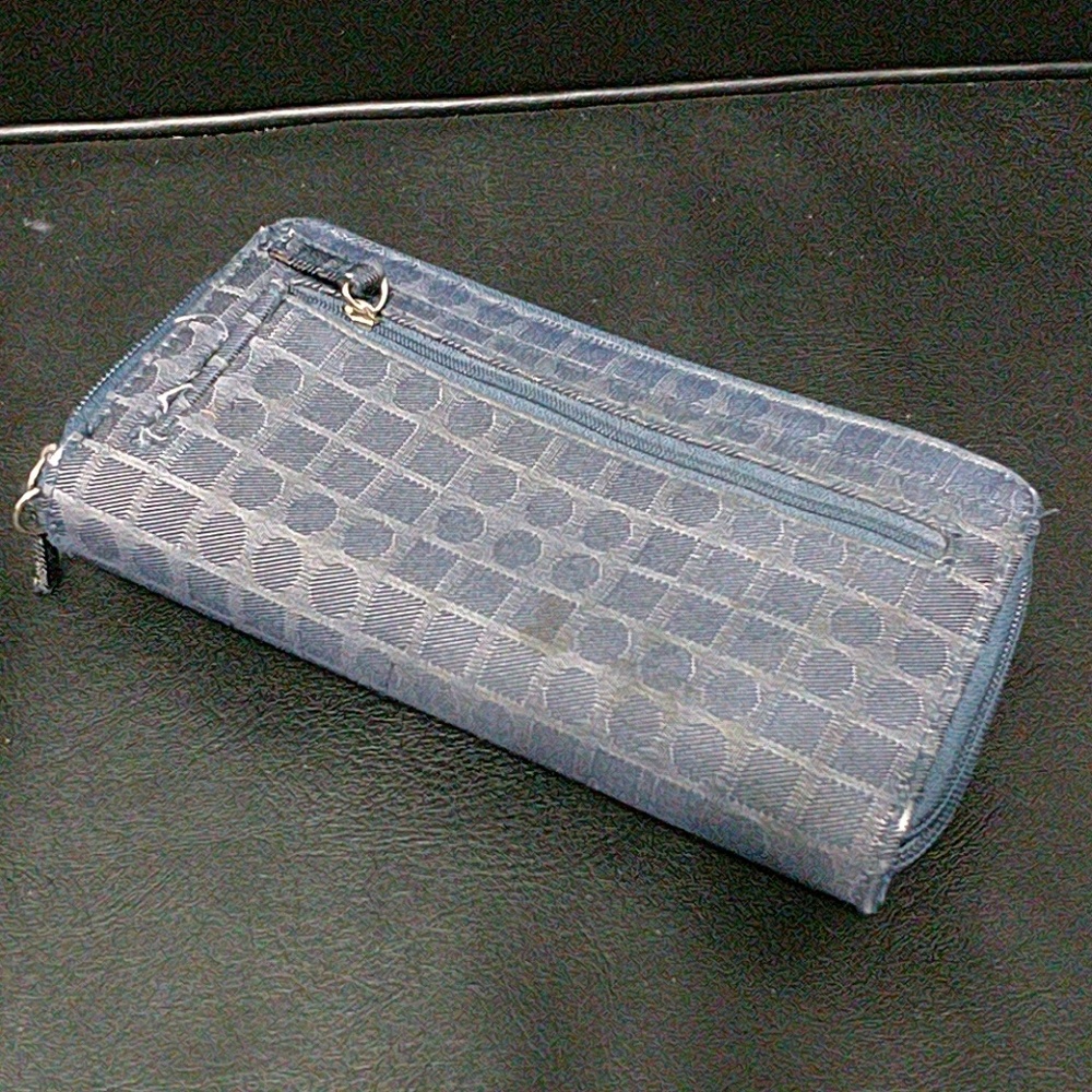 Multiple Compartment Women's Wallet